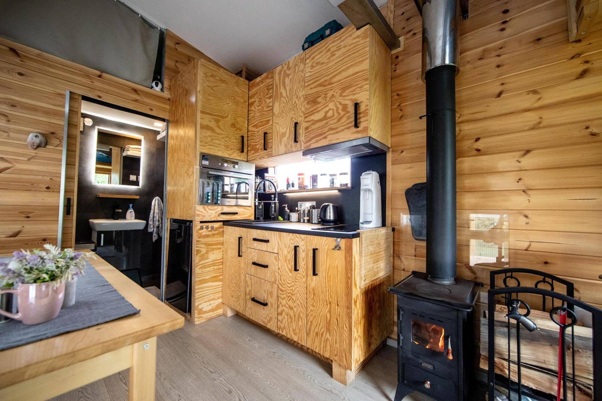 Tiny House - Chatka V Rezi U Prahy Husinec  Ngoại thất bức ảnh