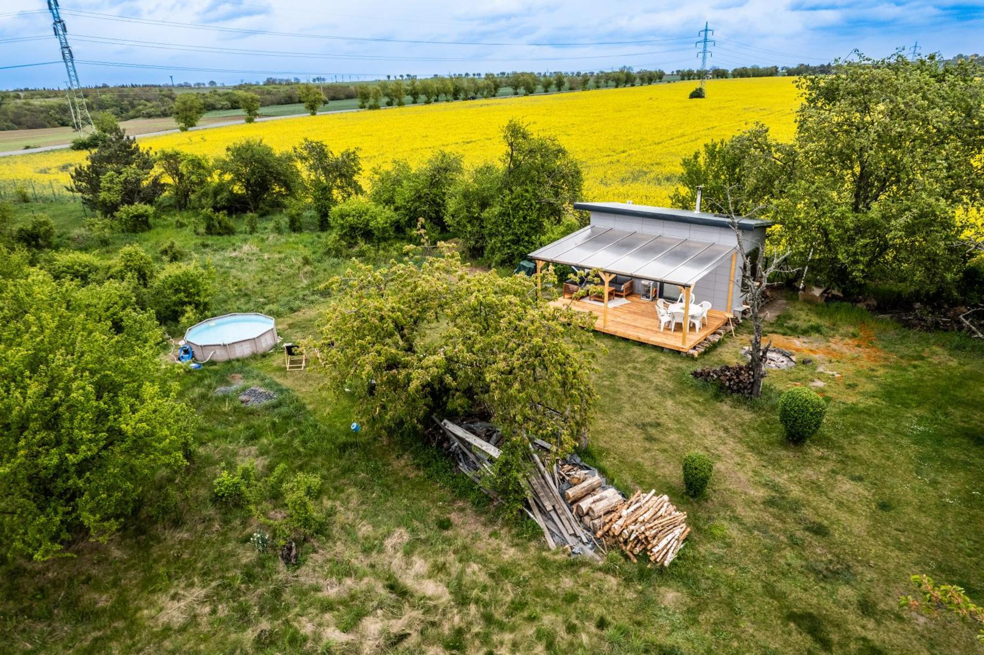 Tiny House - Chatka V Rezi U Prahy Husinec  Ngoại thất bức ảnh